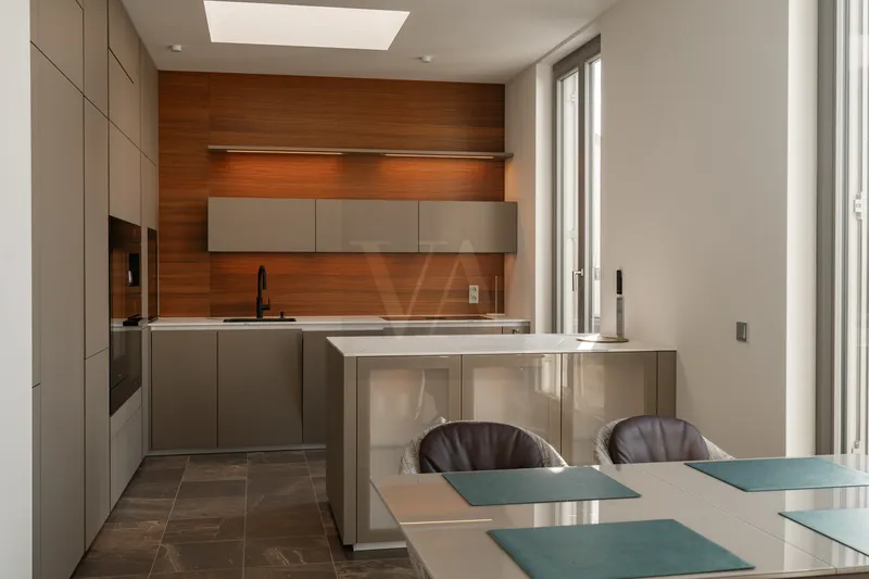 Spree-Penthouse mit 86 m² Terrasse und Wasserblick – Exklusiver Rückzugsort nahe dem Tiergarten — photo 1